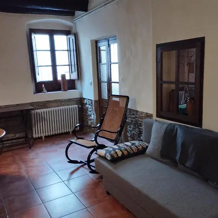 Homestay Llar Compartida El Tupi *