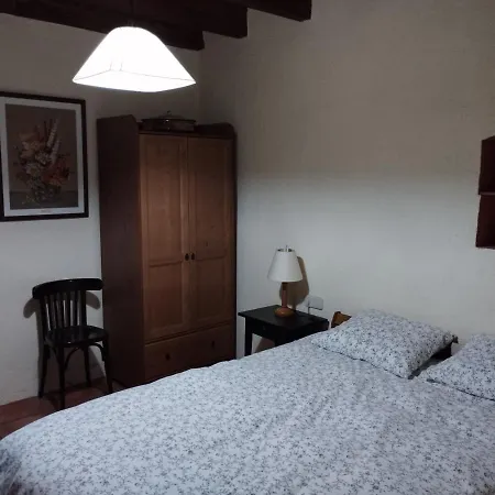 Homestay Llar Compartida El Tupi *