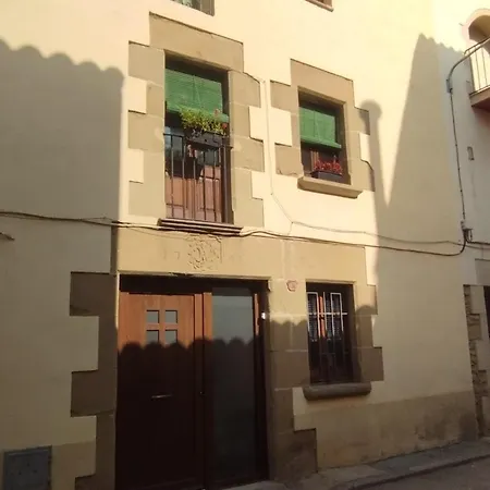 Homestay Llar Compartida El Tupi *
