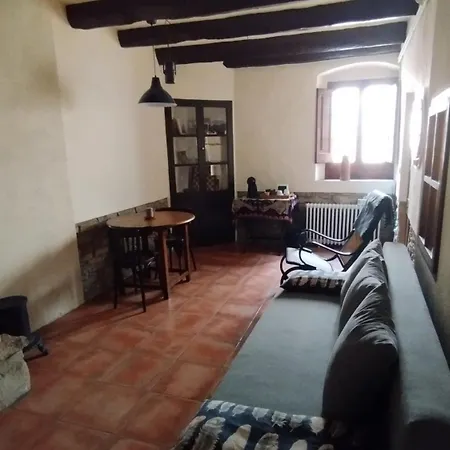 Llar Compartida El Tupi Homestay Sant Julia de Vilatorta